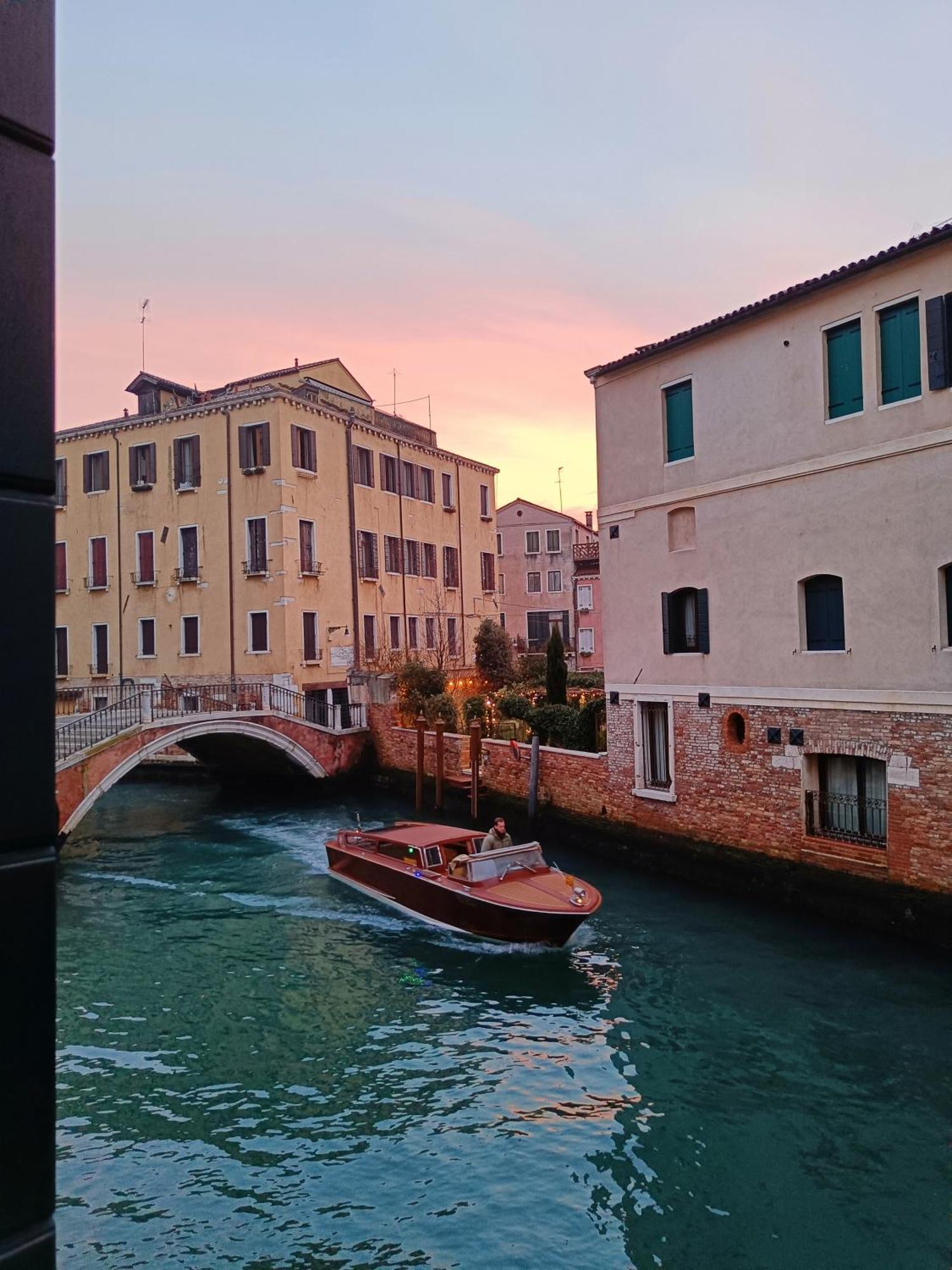 Ca' Dino Venice - Canal View Экстерьер фото
