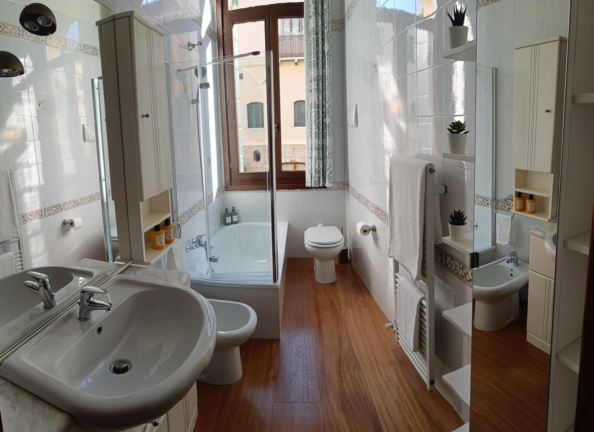 Ca' Dino Venice - Canal View Экстерьер фото
